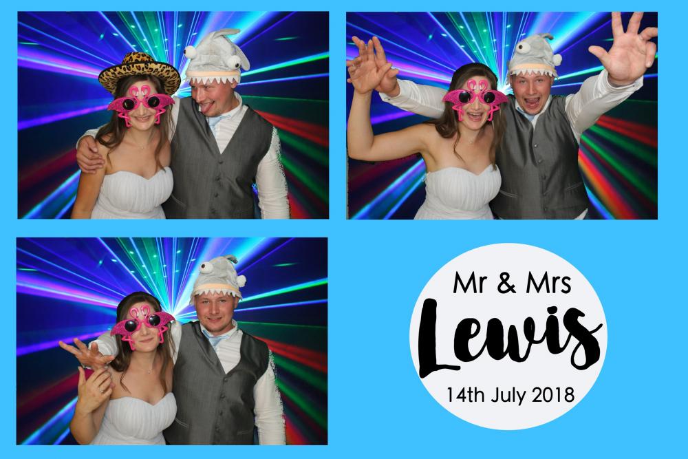 Mr & Mrs Lewis's Wedding | View more photos from the event at images.mobile-photo-booth.com/u/MobilePhotoBoothUK/Mr-Mrs-Lewiss-Wedding